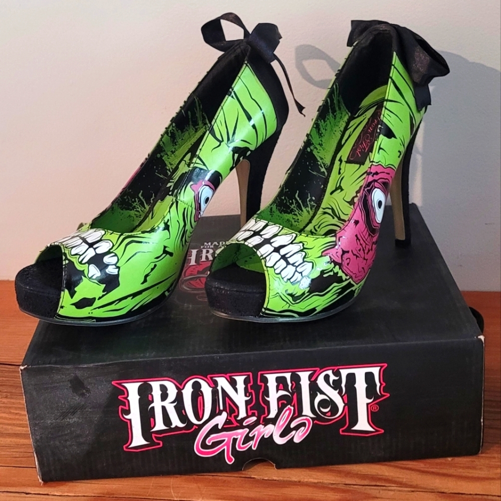 BNIB IRON FIST ZOMBIE STOMPERS